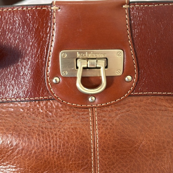 Vintage Liz Claiborne leather handbag with lock clasp and belt cinch. Excellent. - Picture 3 of 7